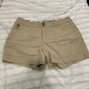 Cute khaki shorts